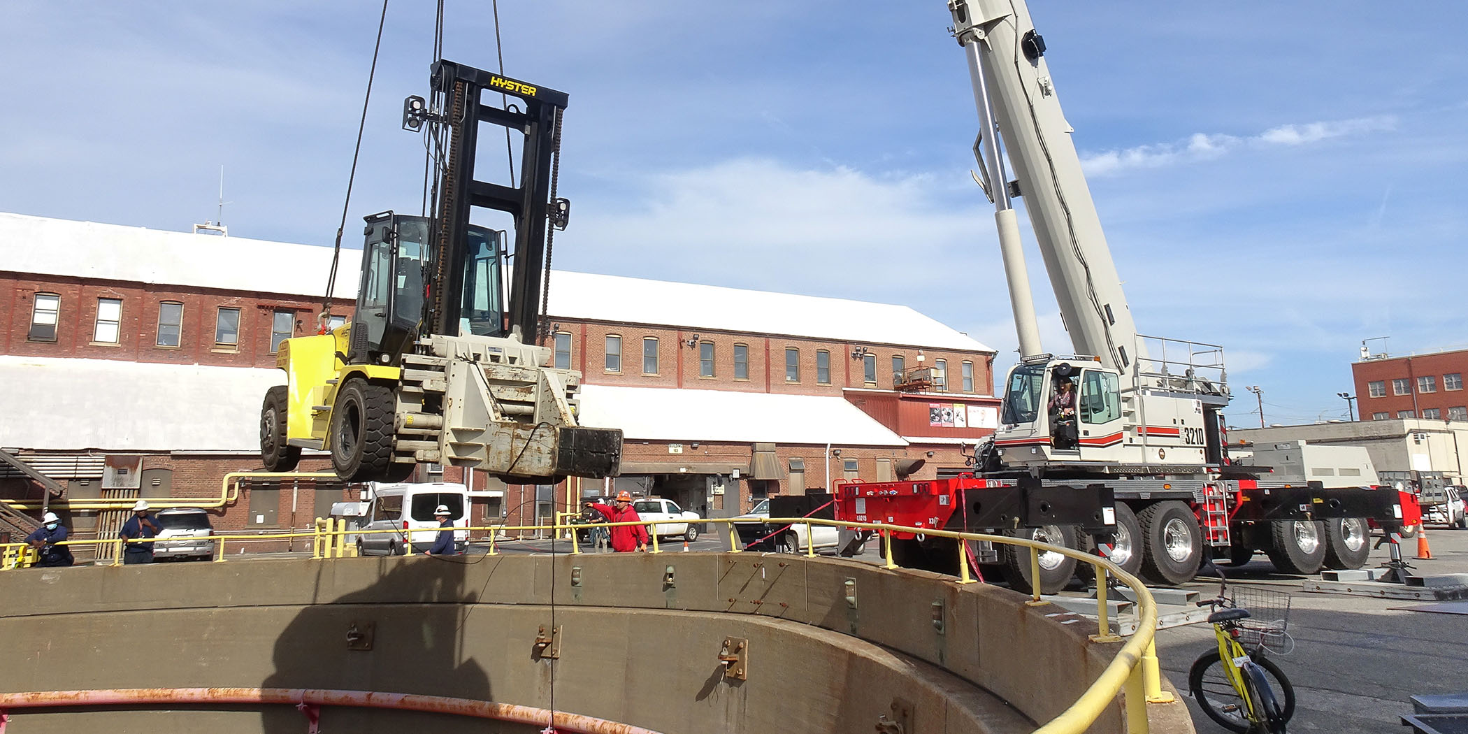 21A-0710-First Truck Crane In Service