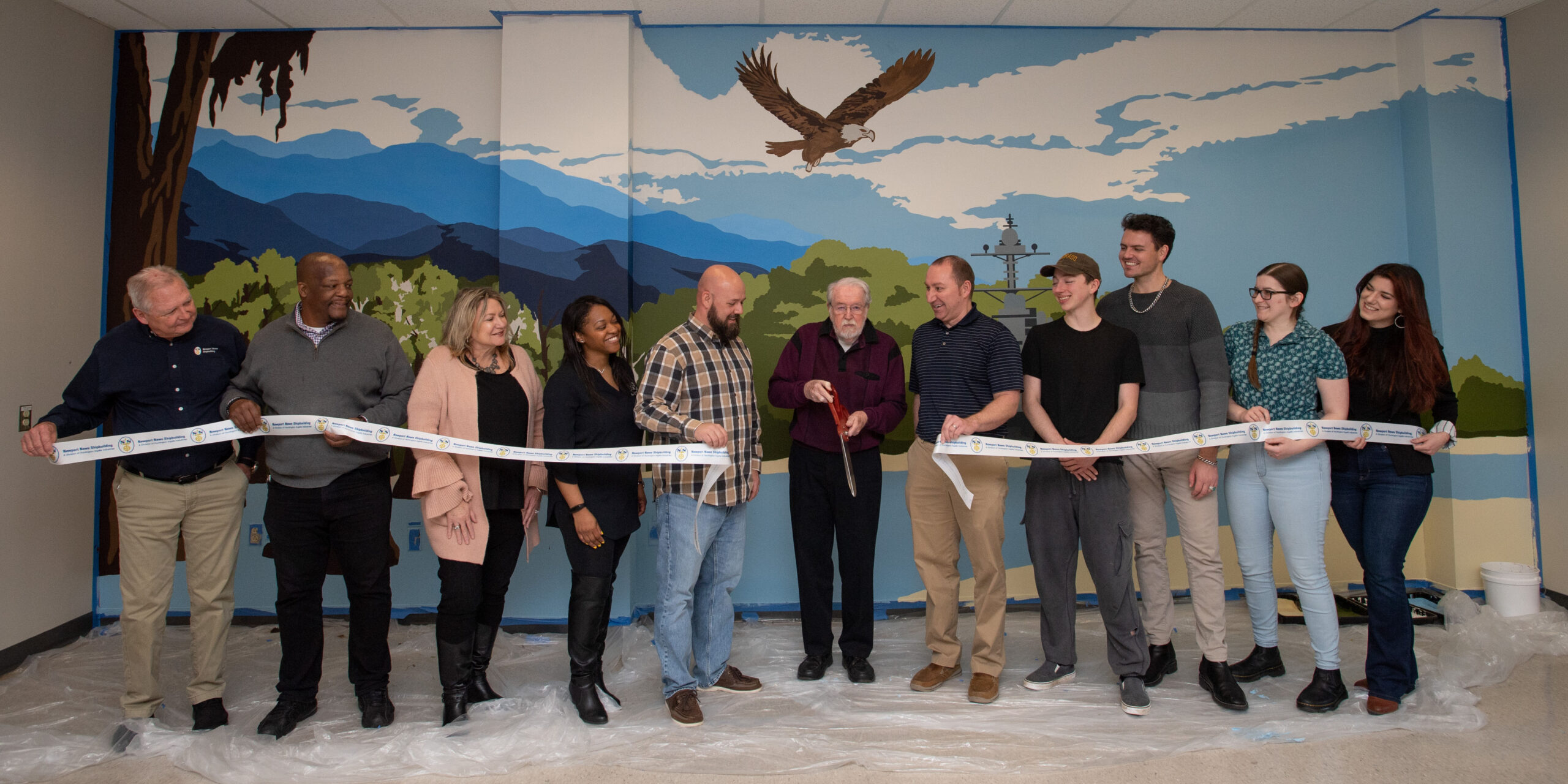 Painted mural dedicated to Henry Deese in bldg 902