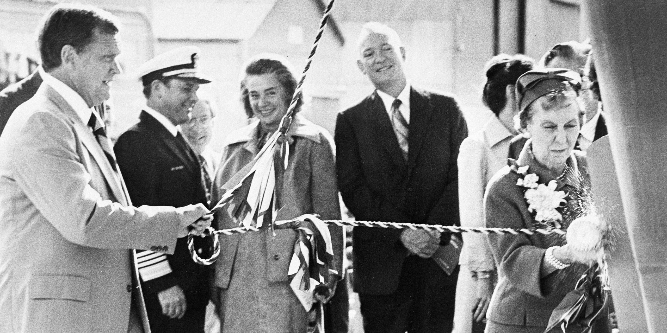 Dwight D. Eisenhower (CVN 69) launch